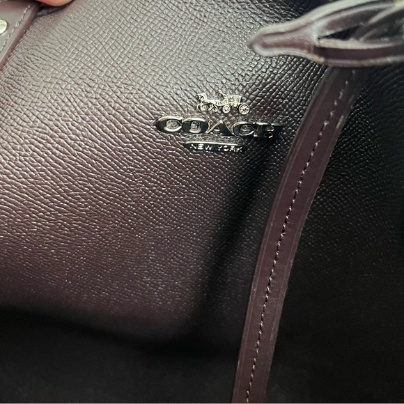 Disney x Coach Reversible City Tote Snow White - Picture 6 of 8